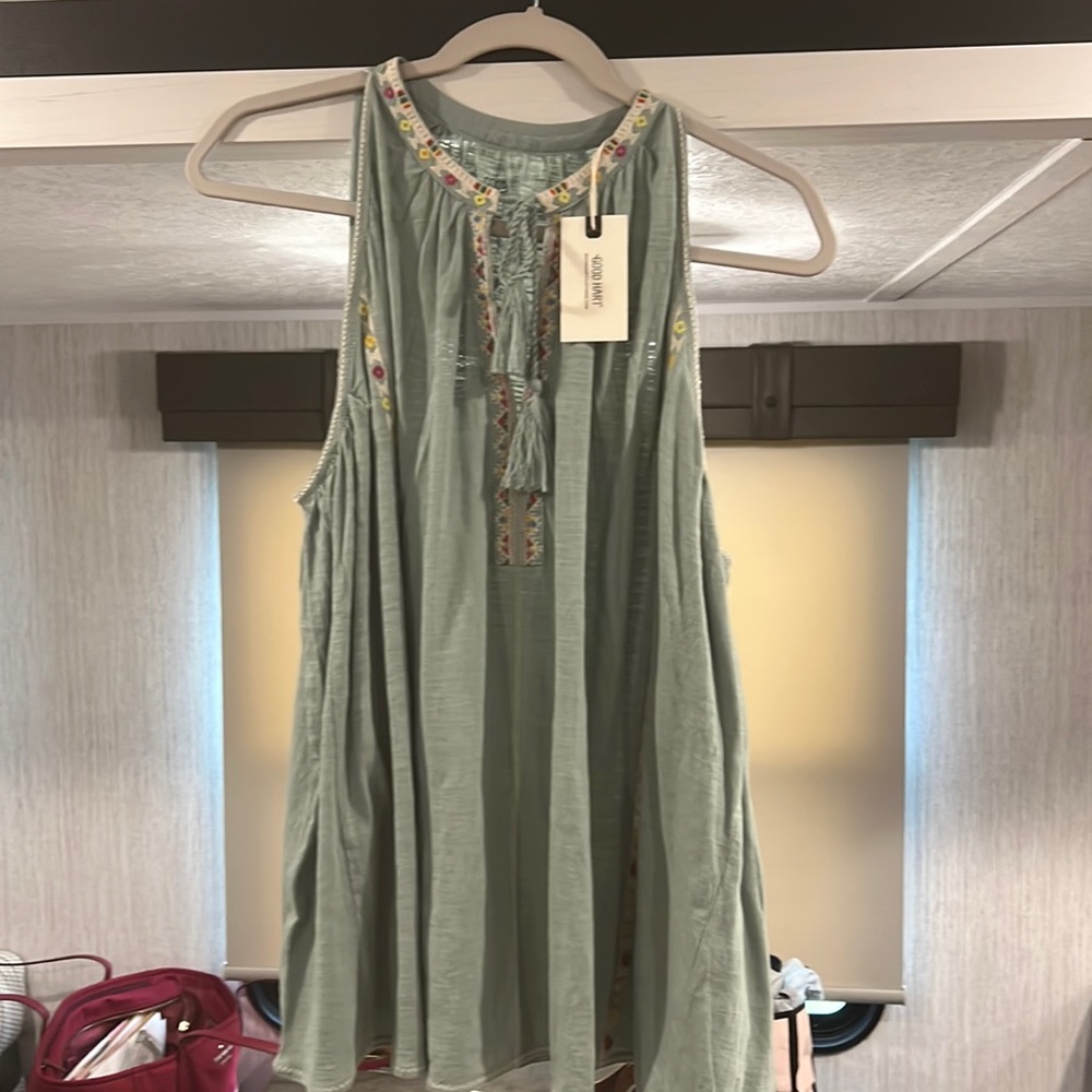 Good heart sleeveless top